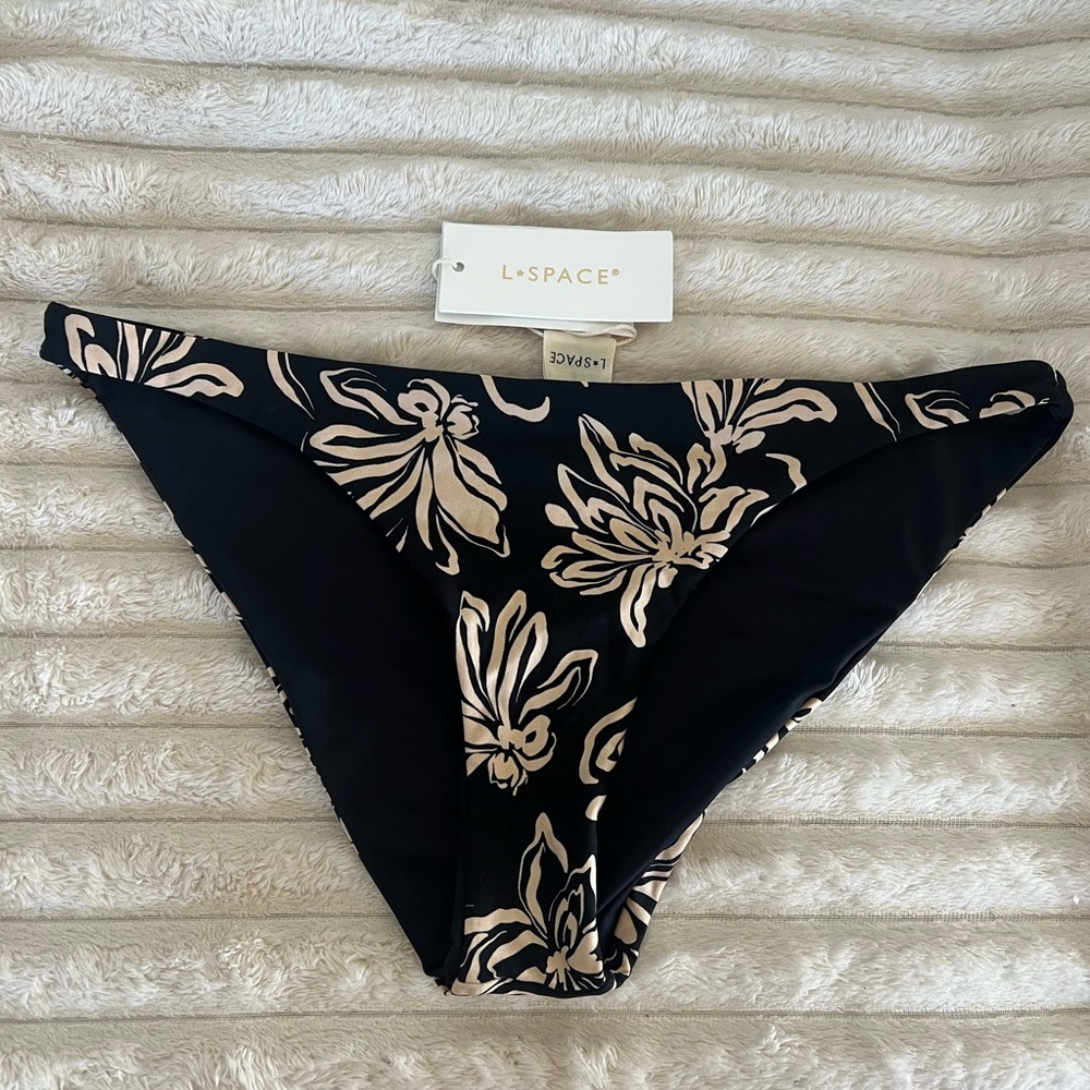 NWT. L*Space Black Floral Bottoms. Sz large.